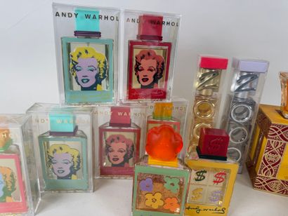 Lot comprenant :
- ANDY WARHOL. Marilyn....