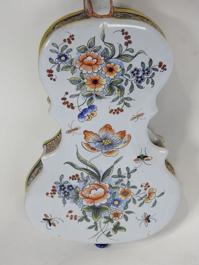 DESVRES.
Rouen-style earthenware violin with...