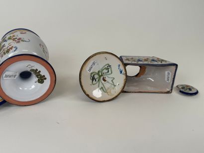NEVERS and QUIMPER.
Covered pot, match holder...