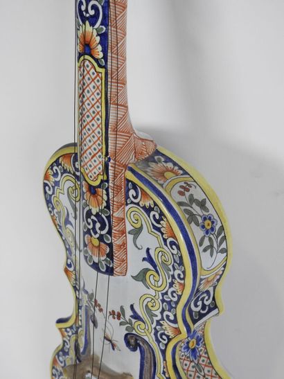 DESVRES.
Rouen-style earthenware violin with...