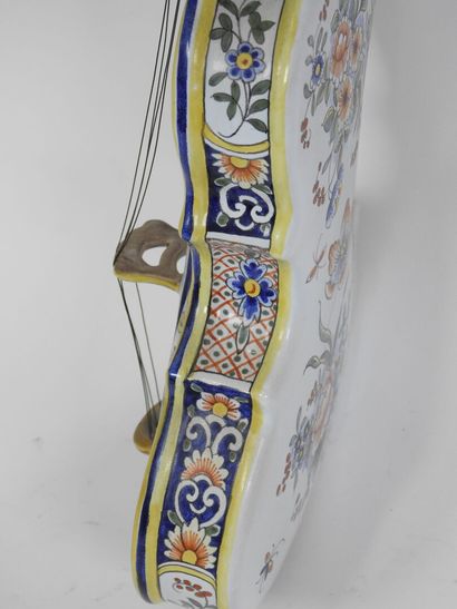 DESVRES.
Rouen-style earthenware violin with...