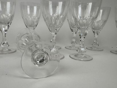 Set of 11 cut-crystal water glasses.
H. 17...