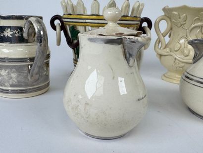 LANGEAIS, 20th century.
Small openwork planter,...