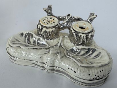 LANGEAIS, 20th century.
Cream and silver...