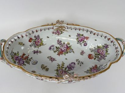 MEISSEN, 19th century.
Large polychrome and...