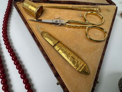 Lot including gilded metal sewing kit, costume...