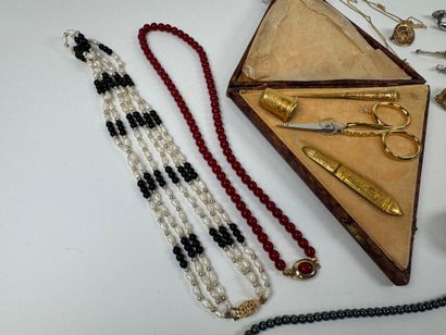 Lot including gilded metal sewing kit, costume...