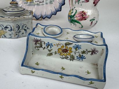 Polychrome and gold earthenware lot including:
-...