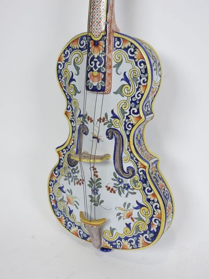 DESVRES.
Rouen-style earthenware violin with...