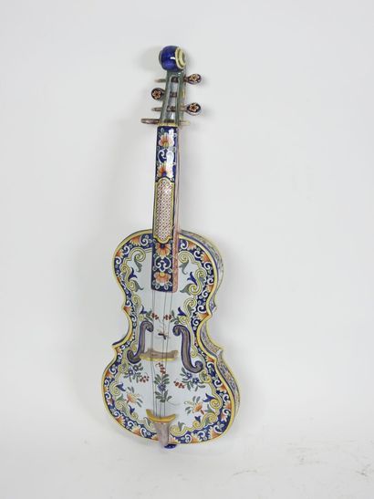 DESVRES.
Rouen-style earthenware violin with...