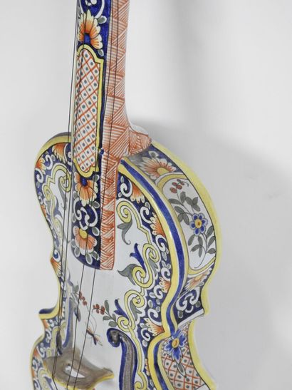DESVRES.
Rouen-style earthenware violin with...