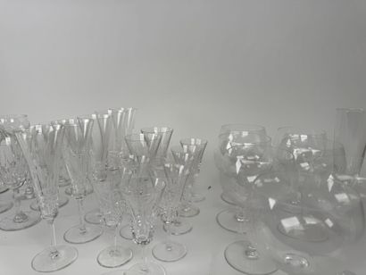 SAINT LOUIS.
Set of nine cut-crystal wine...