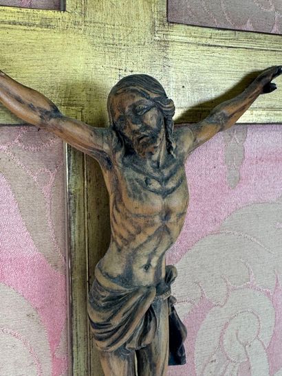 Crucifix with Christ in carved boxwood.
Presented...