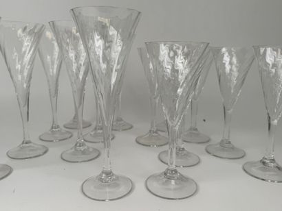 Part of a glass service including :
- 8 glasses...
