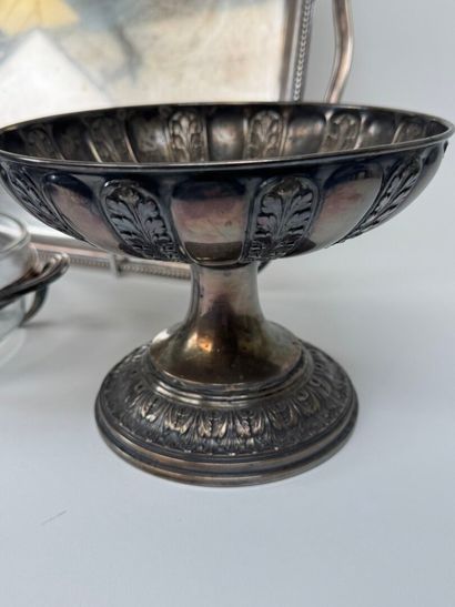 SAINT MEDARD.
Large serving tray with two...