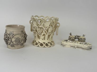LANGEAIS, 20th century.
Cream and silver...