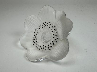 LALIQUE France.
Poppy flower.
Moulded and...