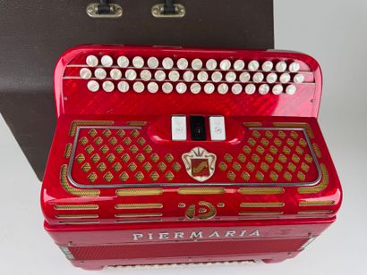 PIERMARIA
Red pearl chromatic accordion.
In...