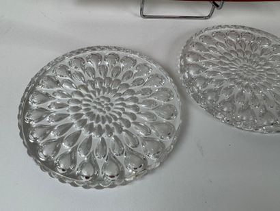BACCARAT.
Pair of crystal coasters decorated...