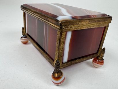 Small rectangular covered agate box, beveled...