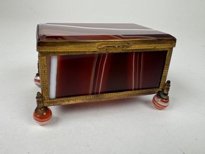 Small rectangular covered agate box, beveled...