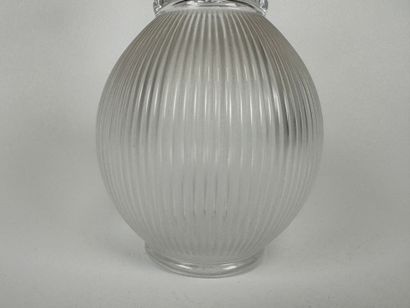 LALIQUE France.
Langeais model.
Frosted crystal...
