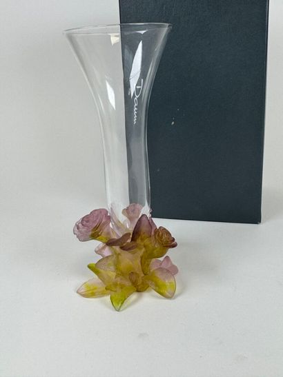 DAUM France.
Model roses.
Crystal soliflore...