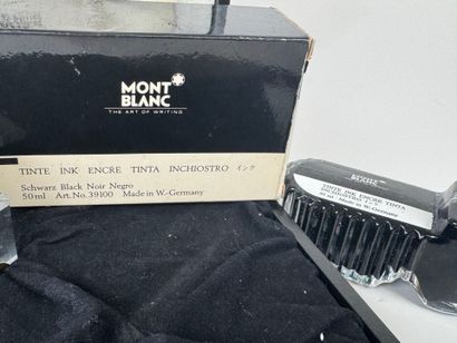 MONT BLANC.
MEISTERSTÜCK 146.
Writing set...