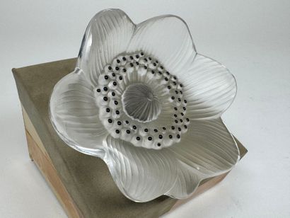 LALIQUE France.
Poppy flower.
Moulded and...