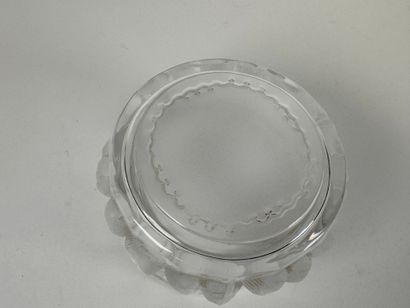 LALIQUE France.
ROBINSON model.
Circular...