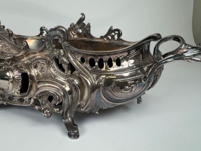 Large planter or centerpiece in silver-plated...