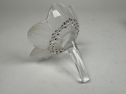 LALIQUE France.
Poppy flower.
Moulded and...