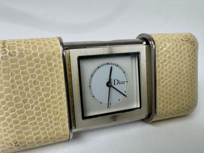 DIOR. 
Bag alarm watch, chrome case in stingray.
...