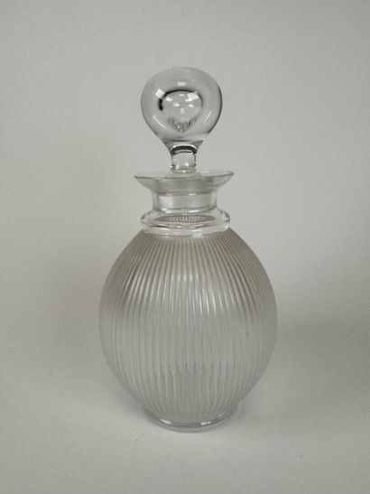 LALIQUE France.
Langeais model.
Frosted crystal...