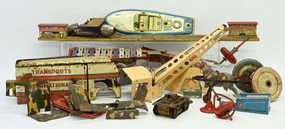 Set of various spare parts: bodywork cut-outs,...