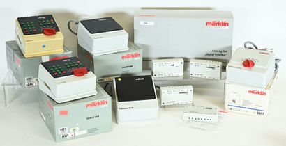 MÄRKLIN,Ho, set of 5 control units and transformers,...