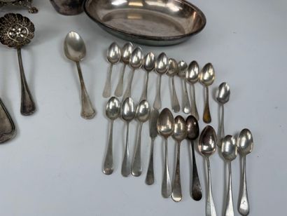 Silver-plated lot including :
- CRISTOFLE;
Verseuse,...