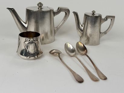 Silver-plated lot comprising two pourers...