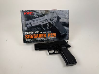 KWC.
SUPER BLACK AIR SOFT PISTOL.
SIG/SAUER...