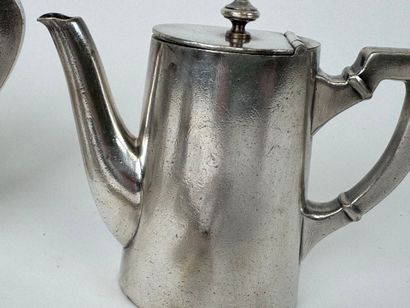Silver-plated lot comprising two pourers...