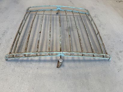 OLD adaptable steel gallery. 121 x 104 c...