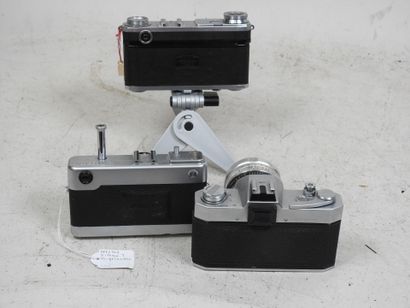 Set of three miscellaneous cameras: 
- CONTAX...
