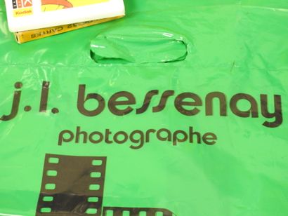 Photography-themed goodies, accessories,...