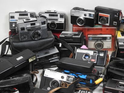 Set of around forty KODAK cameras, mainly...