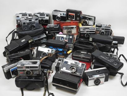 Set of around forty KODAK cameras, mainly...