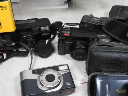 Set of around thirty Compact and miscellaneous...