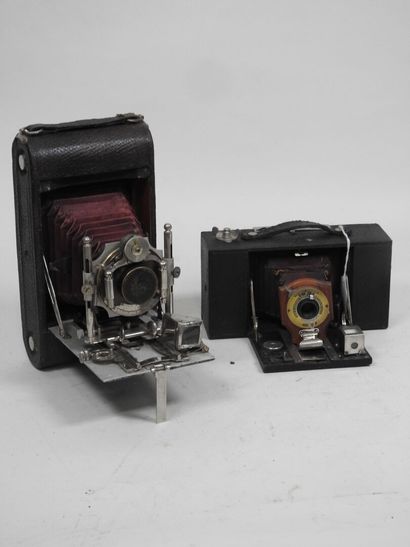 Set of four KODAK cameras including a N°2...