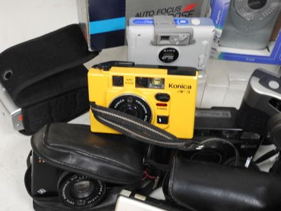 Set of around thirty Compact and miscellaneous...