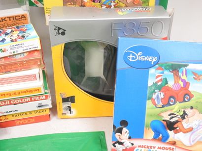 Photography-themed goodies, accessories,...