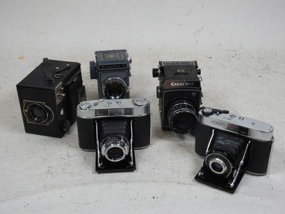 Set of four miscellaneous cameras: 
- a KOWA...